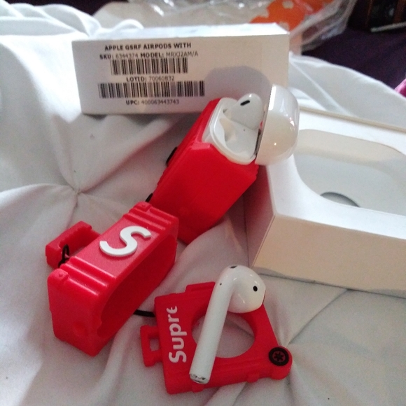 Apple airpods gen 2 with charging case and supreme